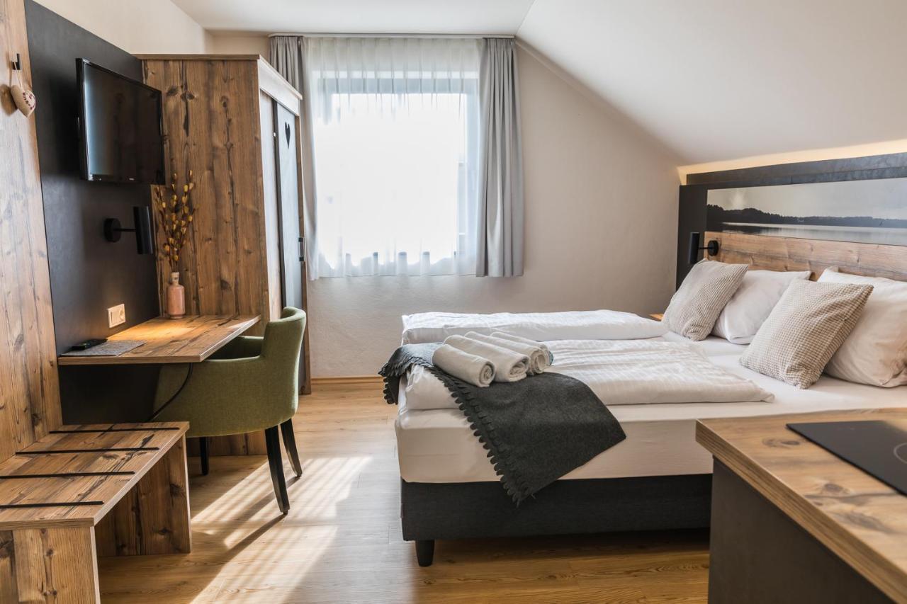 Chiemseer Wirtshaus Chieming Bagian luar foto